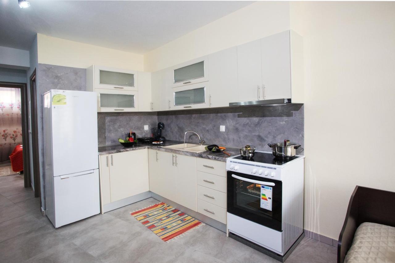 Rent House Diamond Apartment Nea Iraklitsa Bagian luar foto